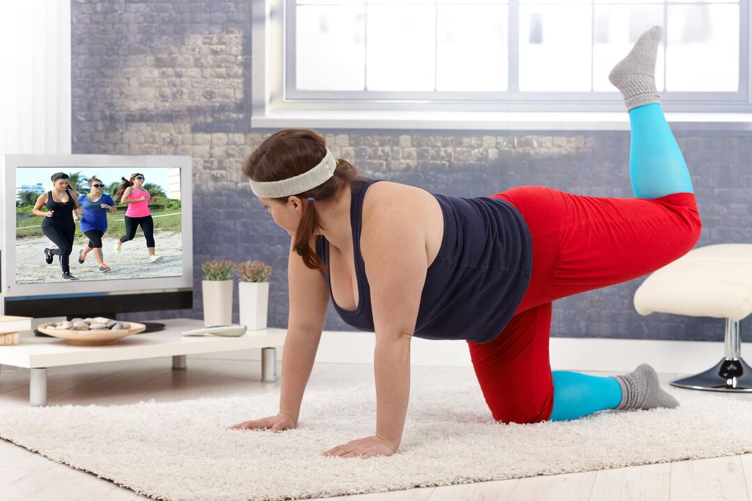 Exercices pour perdre du poids devant la télévision. 