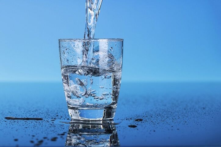 Buvez suffisamment d'eau pour perdre du poids rapidement.